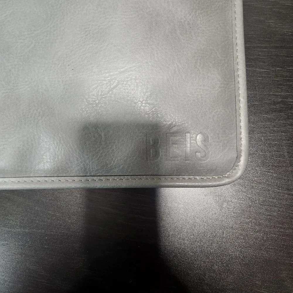 BEIS Silver Tablet Sleeve - Picture 13 of 13